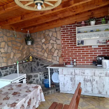 Guest Ider بيت ضيافة ساباريفا بانيا