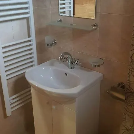 Guest Ider بيت ضيافة ساباريفا بانيا