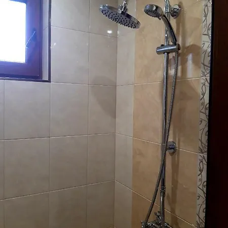 بيت ضيافة Guest Ider ساباريفا بانيا